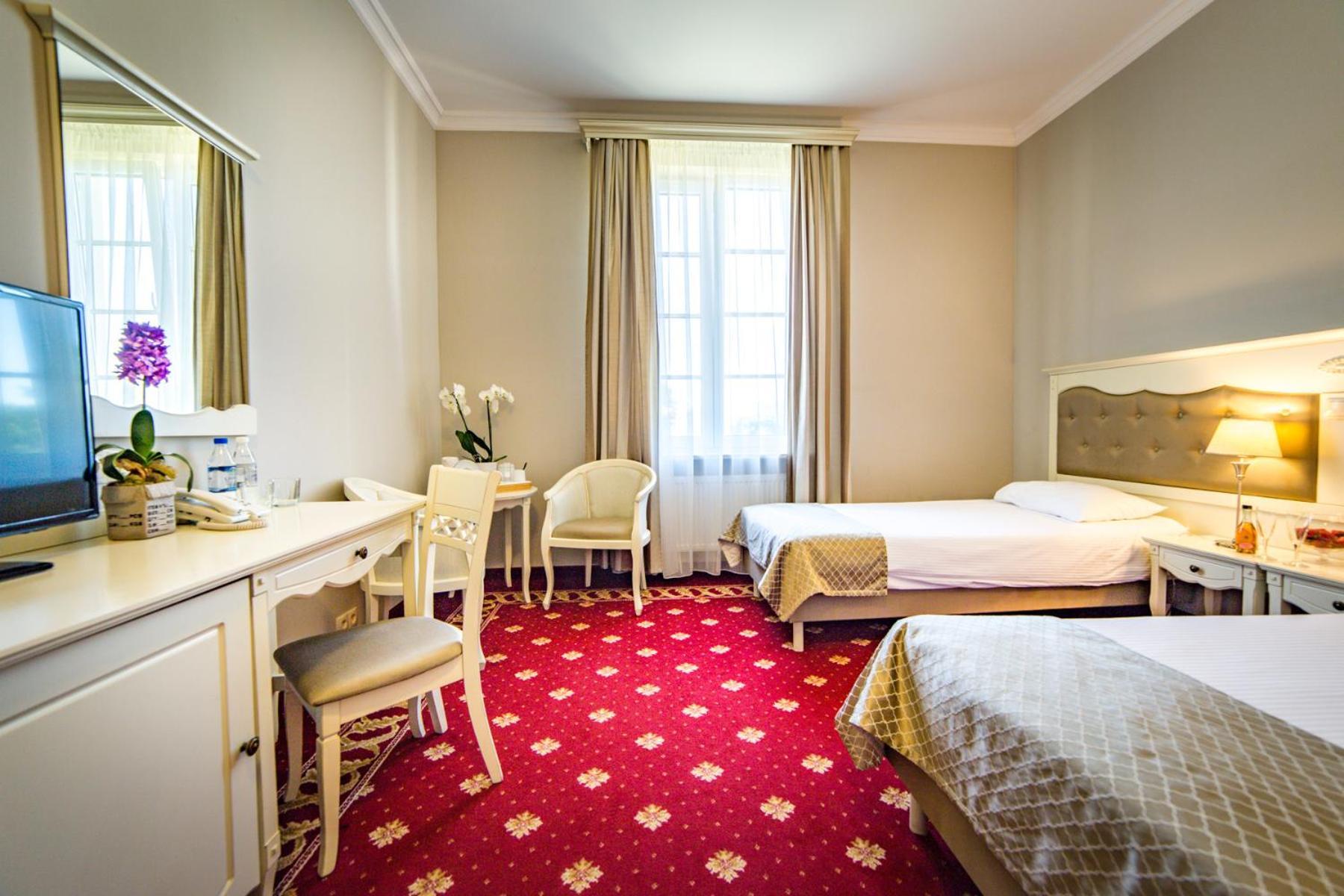 Hotel Sobienie Krolewskie Sobienie Szlacheckie Eksteriør bilde